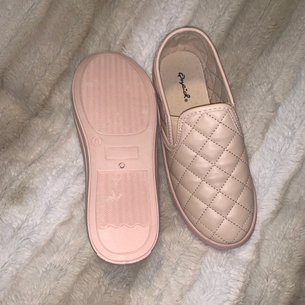 Shoes size 6